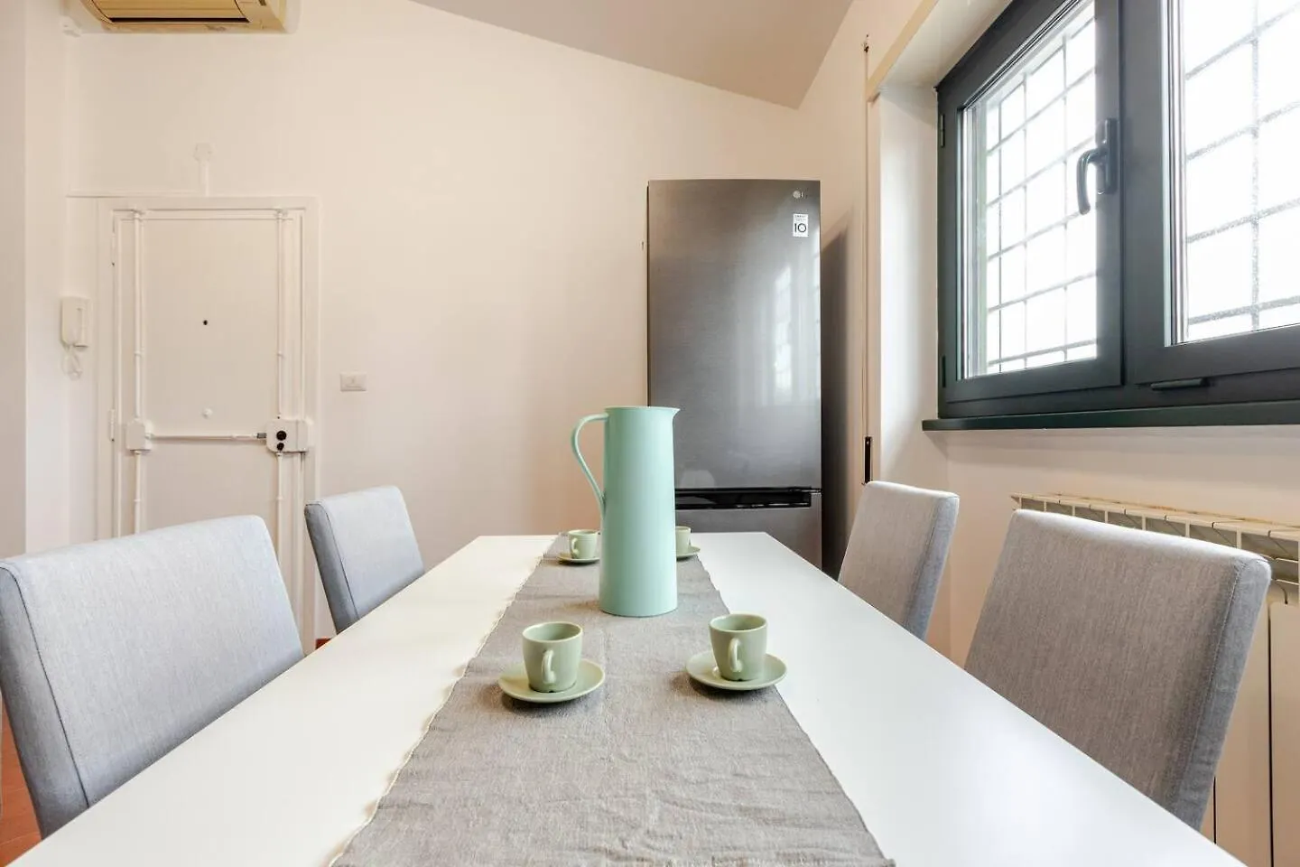 Rose Garden Park -Lily- Rome Apartment
